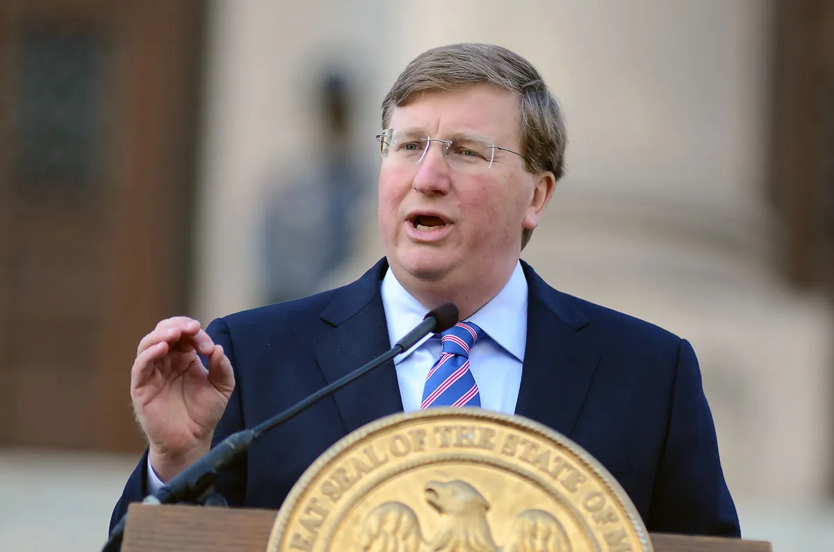 Tate Reeves Gubernur Terbodoh